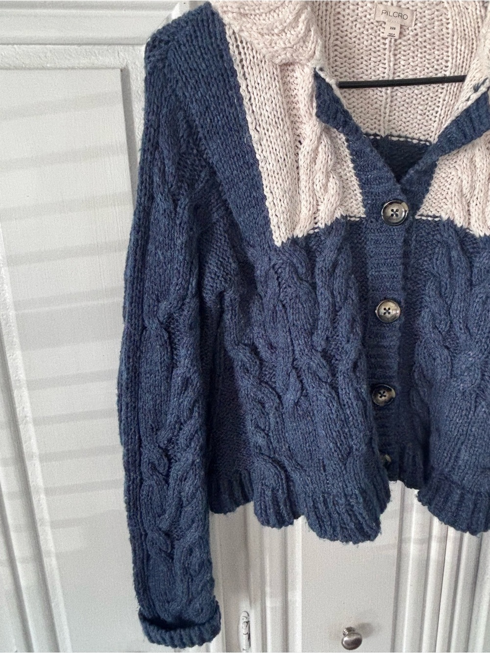 Pilcro Navy and Cream Shawl-Collar Cable Knit Cardigan sz XXS - Picture 4 of 14